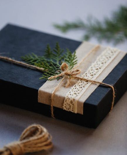 Какой подарок подарить жене на свадьбу