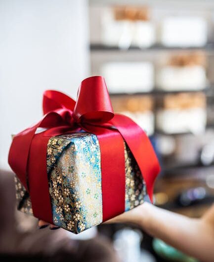 Где купить детский подарок