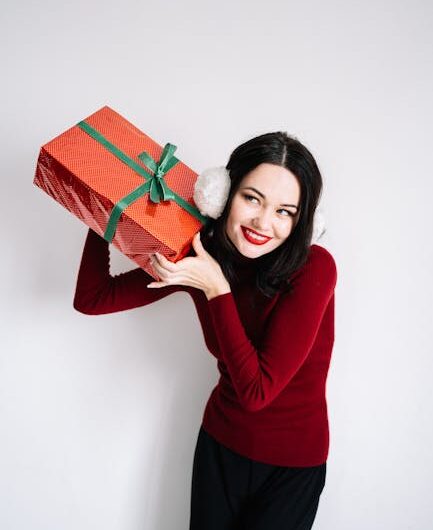 Что подарить рыбаку