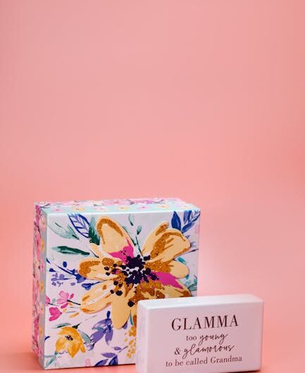 Какой подарок другу