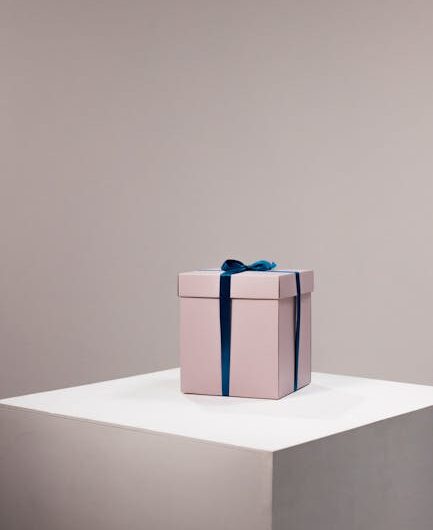 Какой подарок подарить крестному