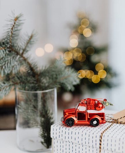 Какой подарок пенсионерам