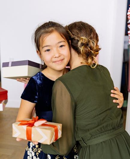 Подарок молодым хозяйкам купить