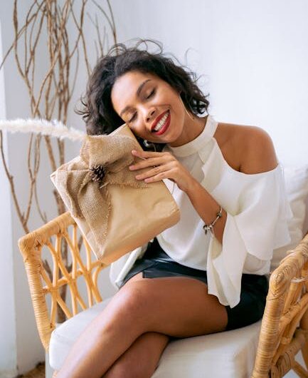 Что можно купить в подарок бабушке