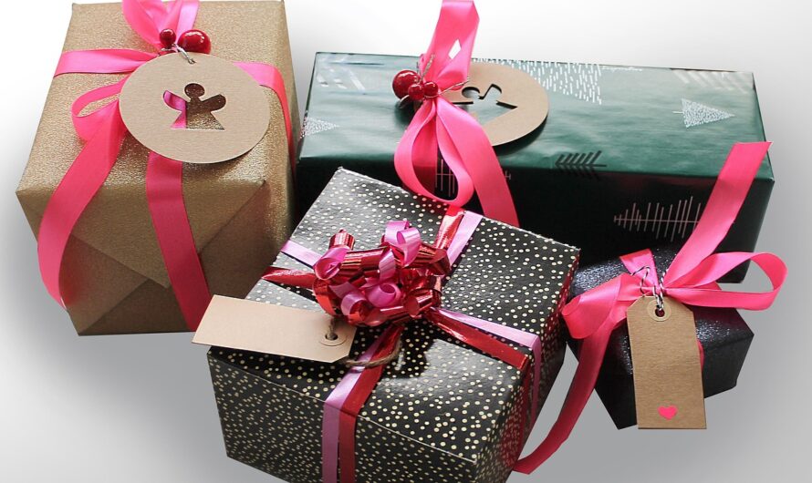 Что подарить взрослым