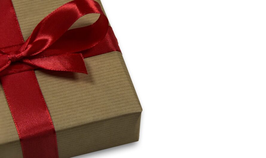 Какой сделать подарок жениху на свадьбе